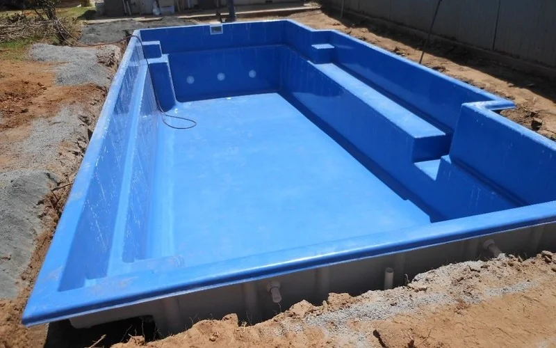 Fiber Glass Swimming Pool